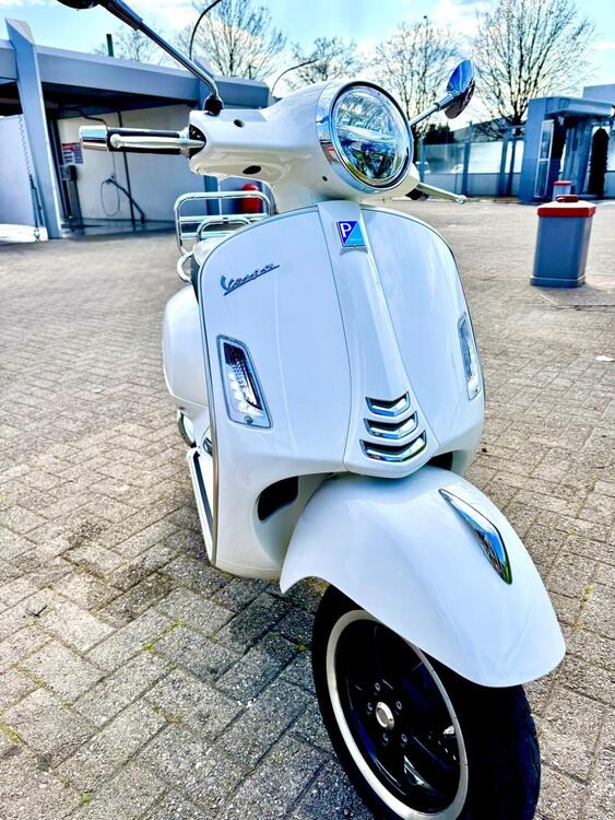Vespa GTS 300 Hpe (2021 - 22)