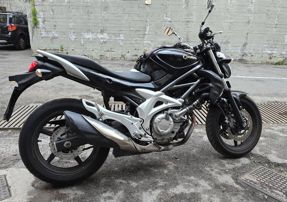 Suzuki Gladius 650 SFV ABS (2009 - 15) (2)