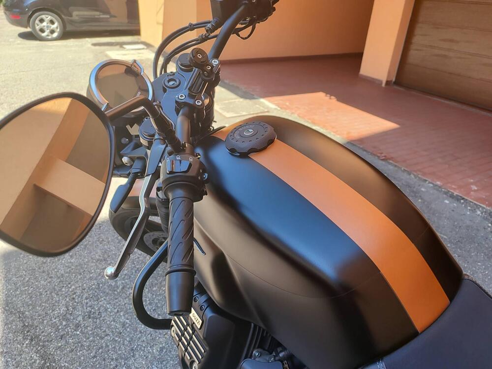 Moto Guzzi V7 Stone (2021 - 24) (5)