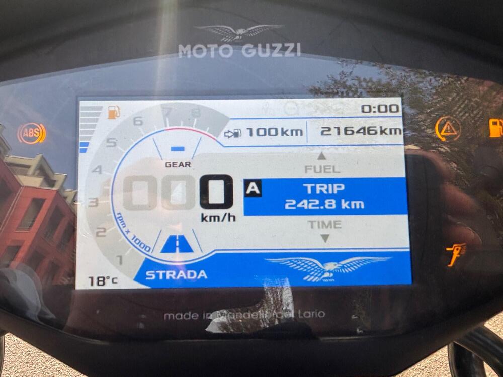 Moto Guzzi V85 TT (2019 - 20) (4)