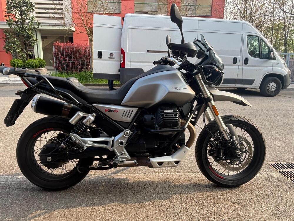 Moto Guzzi V85 TT (2019 - 20) (2)