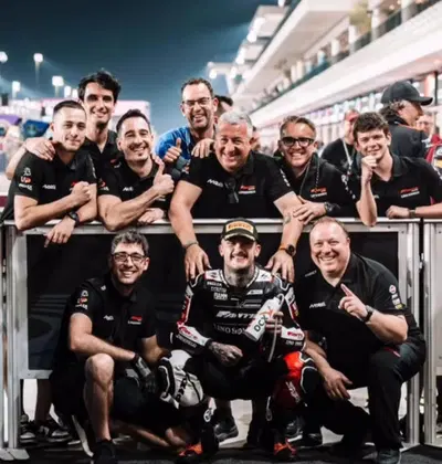 MotoGP 2025. GP del Qatar. Moto2: vince di forza Aron Canet, portandosi al primo posto nella classifica del campionato
