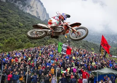 MXGP25 #5 Trentino. Ciclamino in fiamme. Doppietta Gajser e Adamo Bis. Spettacolo Sensazionale [VIDEO]