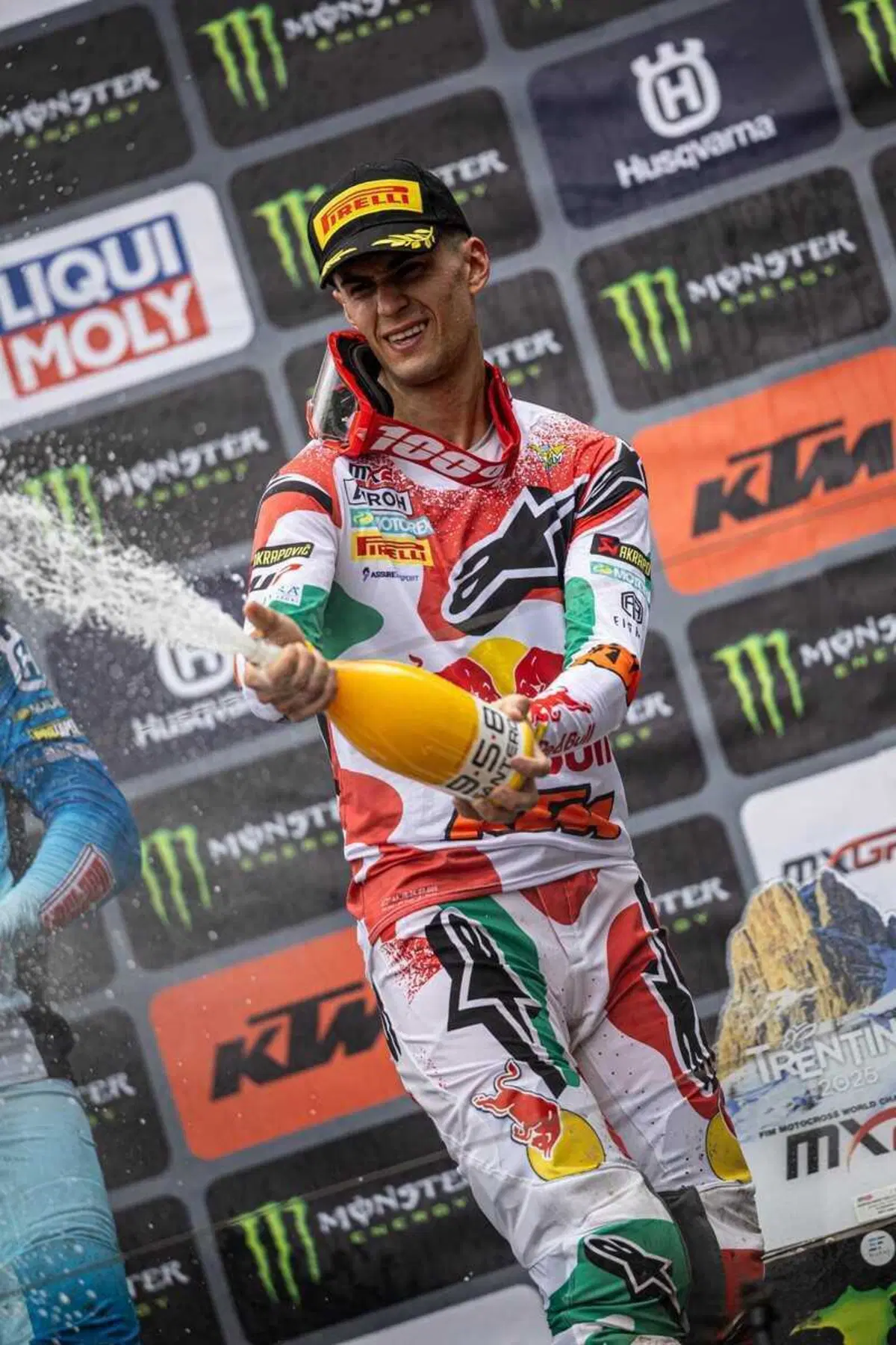 MXGP25 #5 Trentino. Ciclamino in fiamme. Doppietta Gajser e Adamo Bis. Spettacolo Sensazionale [VIDEO] (6)