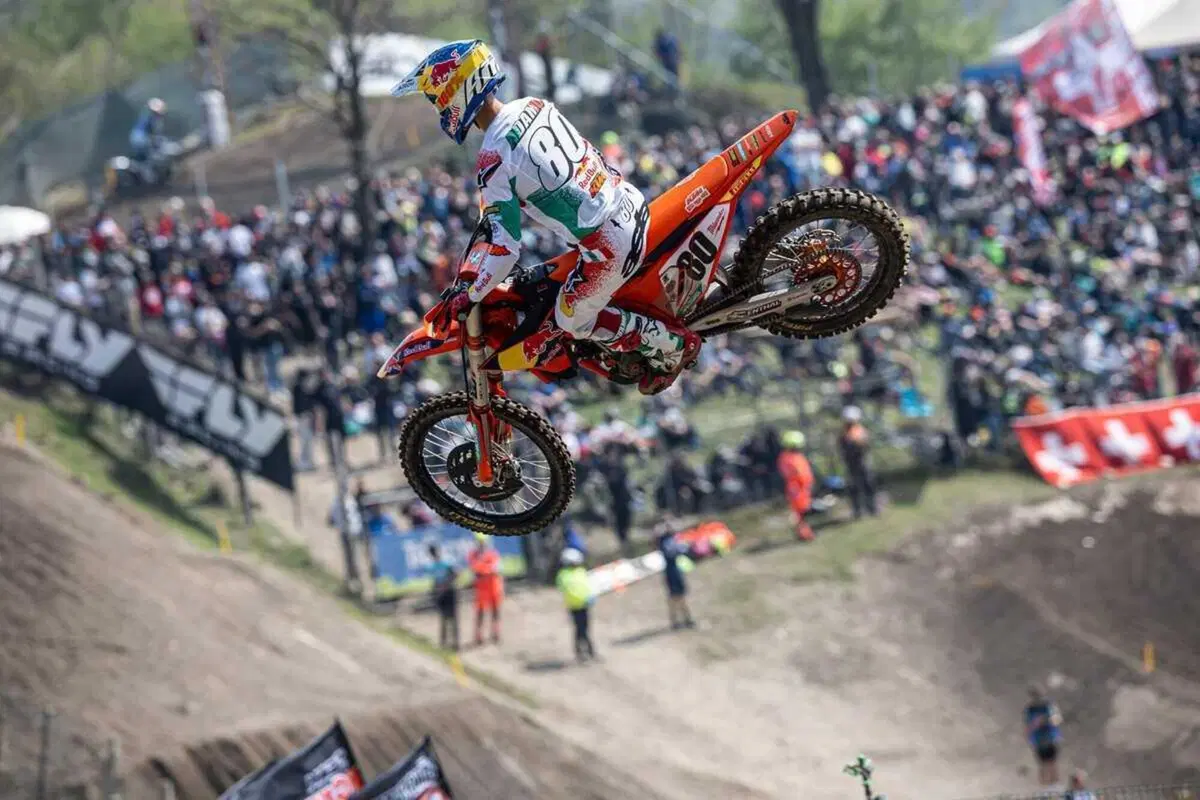 MXGP25 #5 Trentino. Ciclamino in fiamme. Doppietta Gajser e Adamo Bis. Spettacolo Sensazionale [VIDEO] (7)