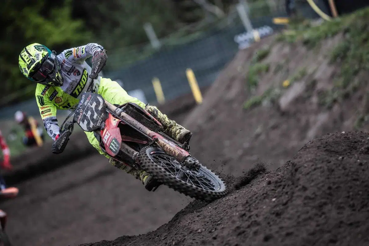MXGP25 #5 Trentino. Ciclamino in fiamme. Doppietta Gajser e Adamo Bis. Spettacolo Sensazionale [VIDEO] (11)
