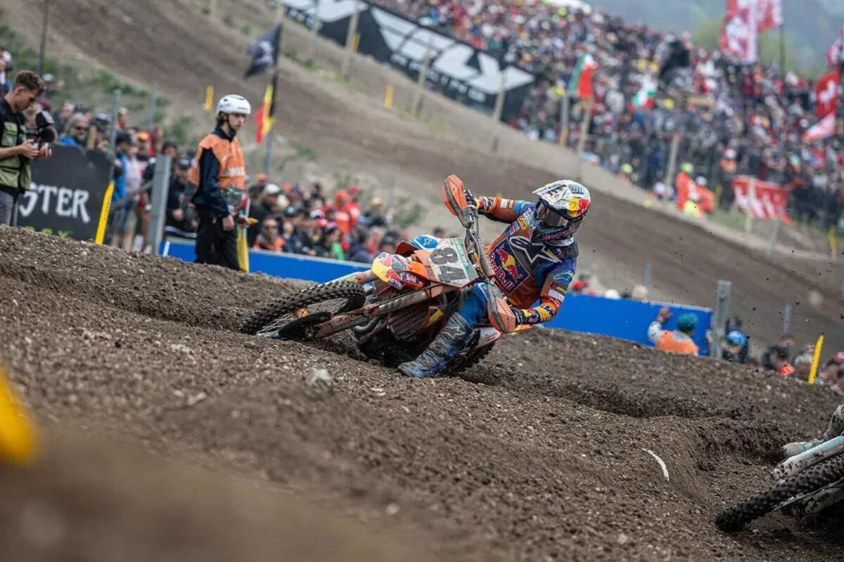 MXGP25 #5 Trentino. Ciclamino in fiamme. Doppietta Gajser e Adamo Bis. Spettacolo Sensazionale [VIDEO] (24)