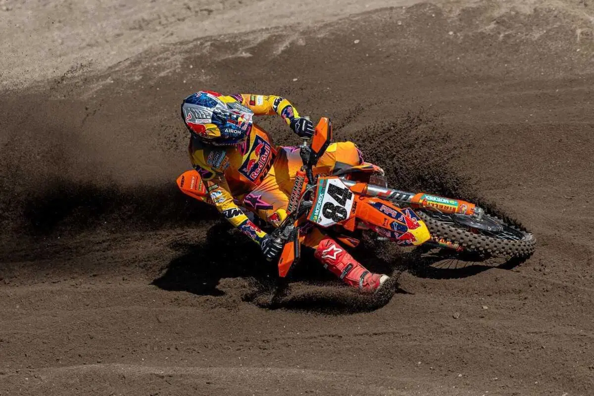 MXGP25 #5 Trentino. Ciclamino in fiamme. Doppietta Gajser e Adamo Bis. Spettacolo Sensazionale [VIDEO] (25)