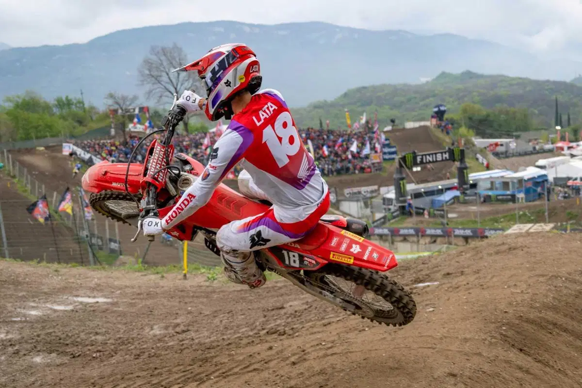 MXGP25 #5 Trentino. Ciclamino in fiamme. Doppietta Gajser e Adamo Bis. Spettacolo Sensazionale [VIDEO] (30)