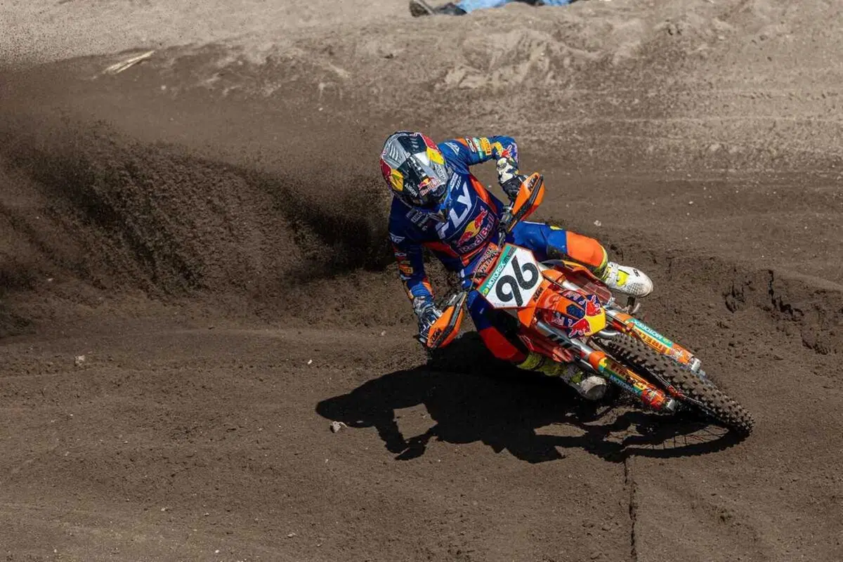 MXGP25 #5 Trentino. Ciclamino in fiamme. Doppietta Gajser e Adamo Bis. Spettacolo Sensazionale [VIDEO] (31)