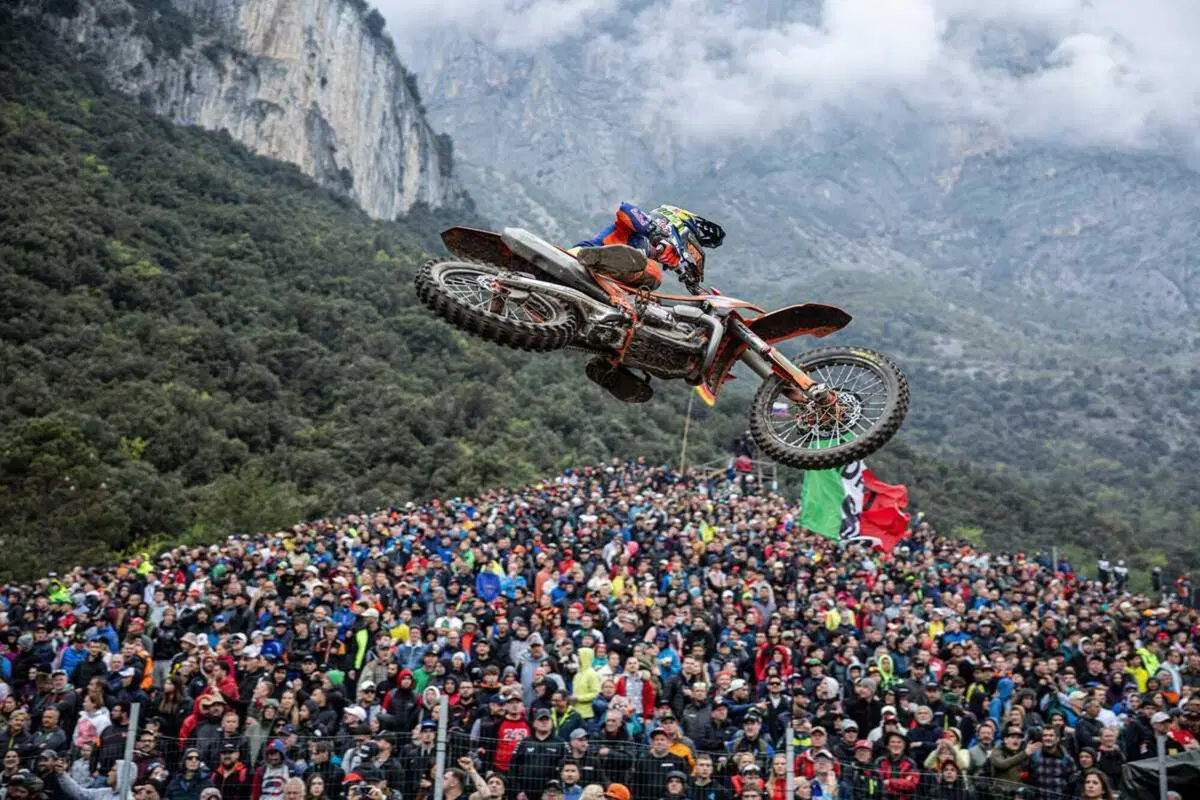 MXGP25 #5 Trentino. Ciclamino in fiamme. Doppietta Gajser e Adamo Bis. Spettacolo Sensazionale [VIDEO] (32)