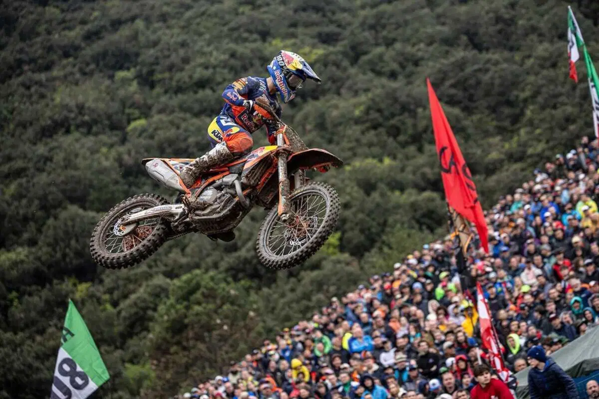 MXGP25 #5 Trentino. Ciclamino in fiamme. Doppietta Gajser e Adamo Bis. Spettacolo Sensazionale [VIDEO] (37)