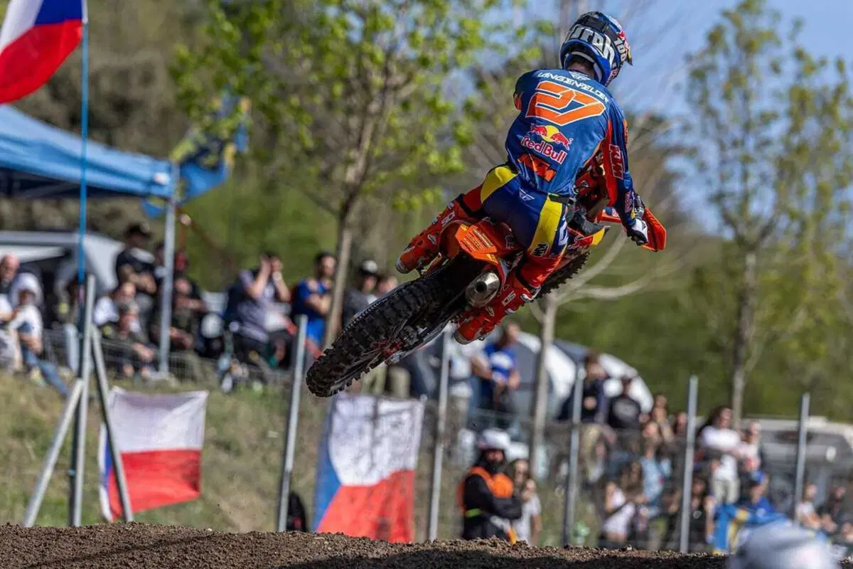 MXGP25 #5 Trentino. Ciclamino in fiamme. Doppietta Gajser e Adamo Bis. Spettacolo Sensazionale [VIDEO] (39)