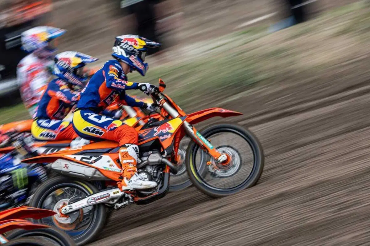 MXGP25 #5 Trentino. Ciclamino in fiamme. Doppietta Gajser e Adamo Bis. Spettacolo Sensazionale [VIDEO] (41)