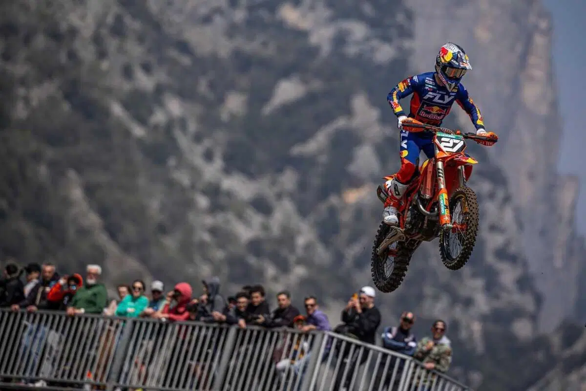 MXGP25 #5 Trentino. Ciclamino in fiamme. Doppietta Gajser e Adamo Bis. Spettacolo Sensazionale [VIDEO] (43)