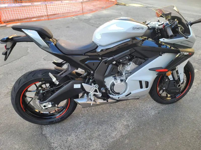 CFMOTO 675SR-R (2025 - 26) (3)