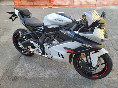 CFMOTO 675SR-R (2025 - 26) nuova