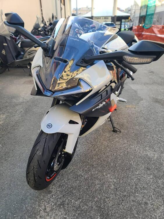 CFMOTO 675SR-R (2025) (4)