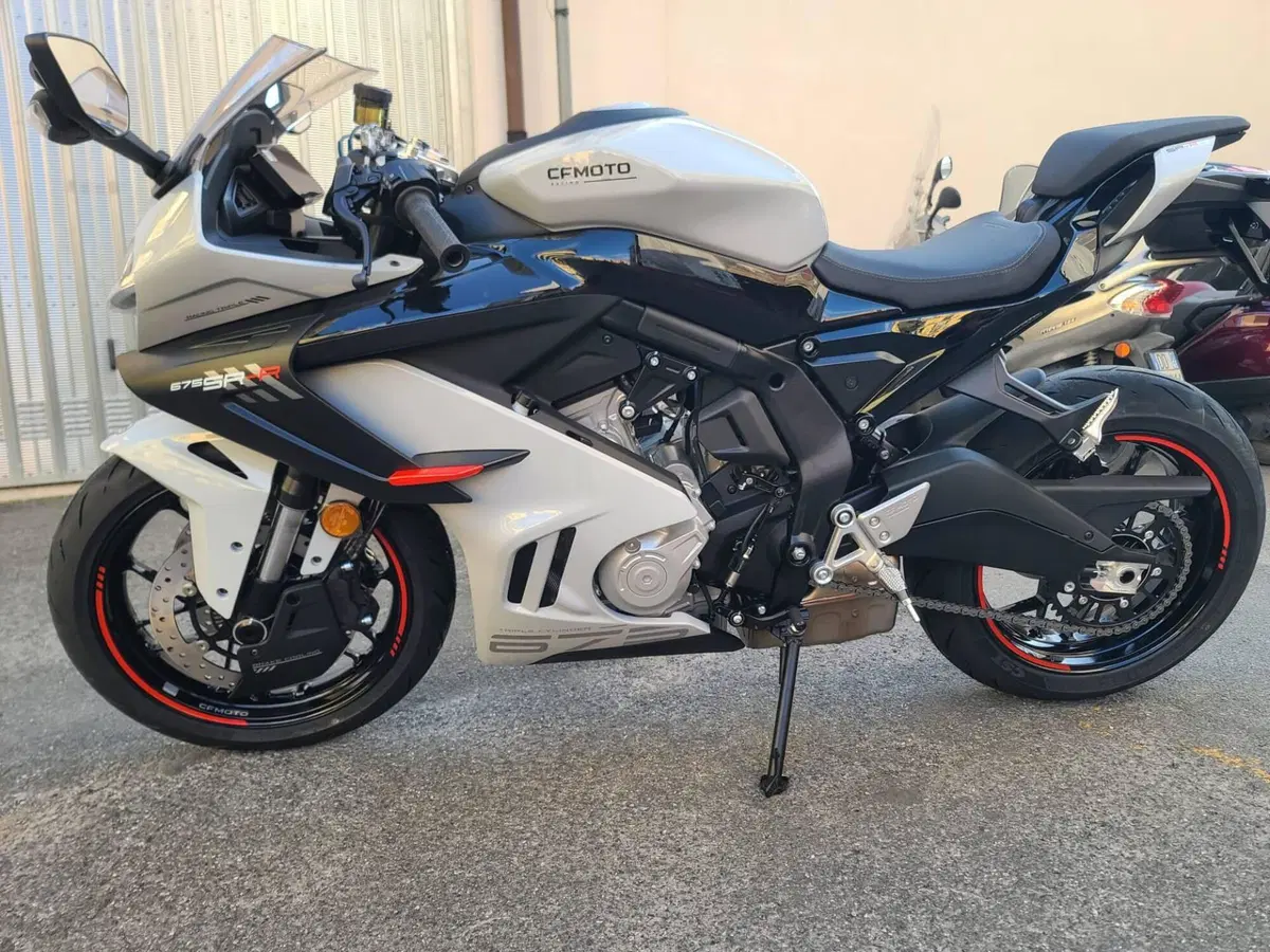 CFMOTO 675SR-R (2025 - 26) (5)