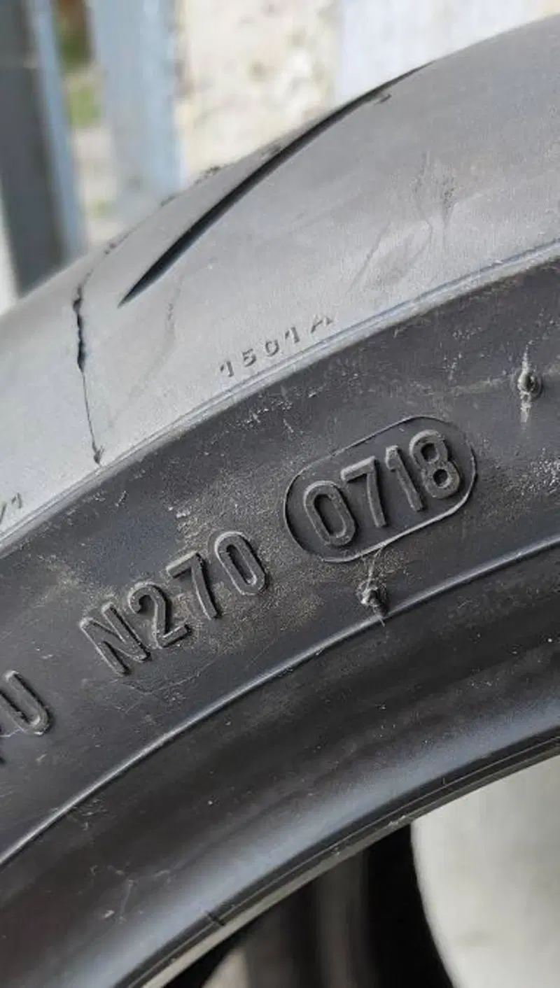 Gomme Pirelli per Panigale 899/959/V2 - 2 Treni (5)