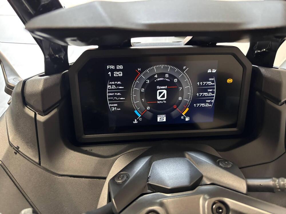 Yamaha T-Max 560 Tech Max (2022 - 24) (4)