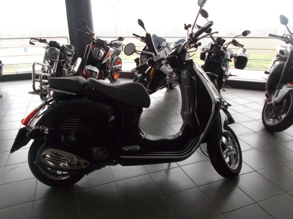 Vespa GTV 300 Via Montenapoleone ABS (2010 - 16) (2)