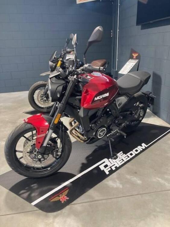 Moto Morini SEIEMMEZZO STR (2022 - 25) (3)