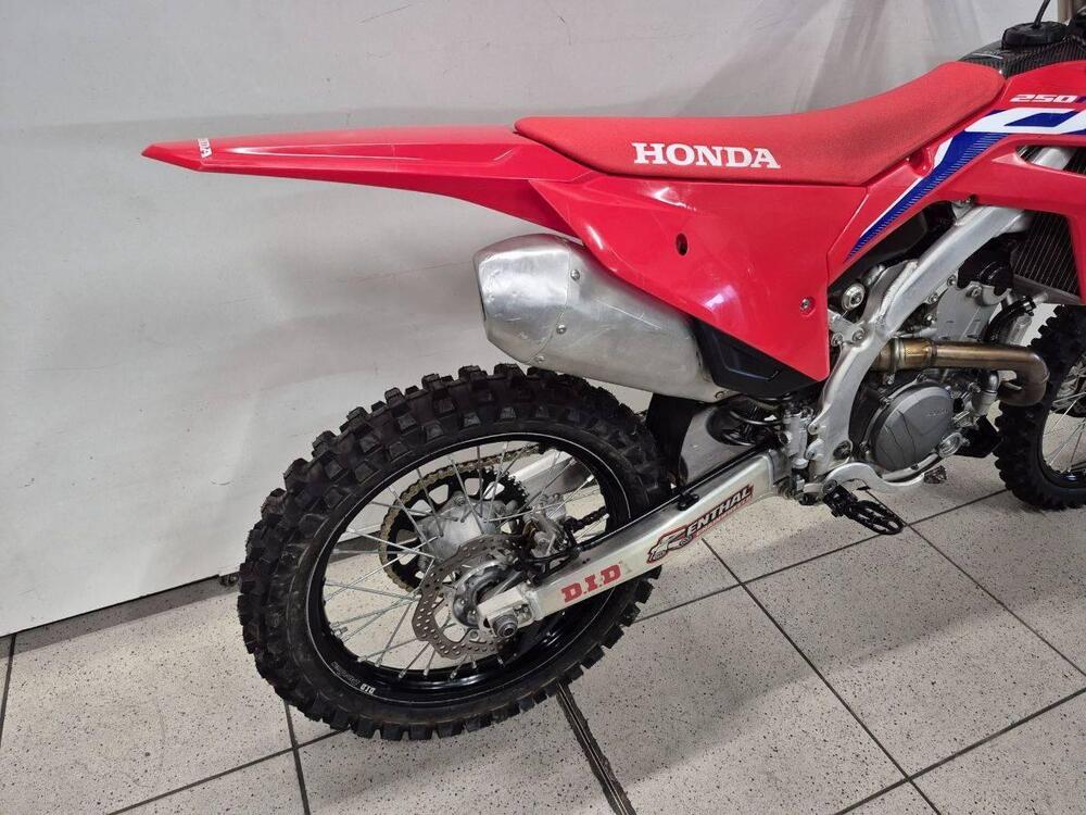 Honda CRF 250 R (2022) (2)