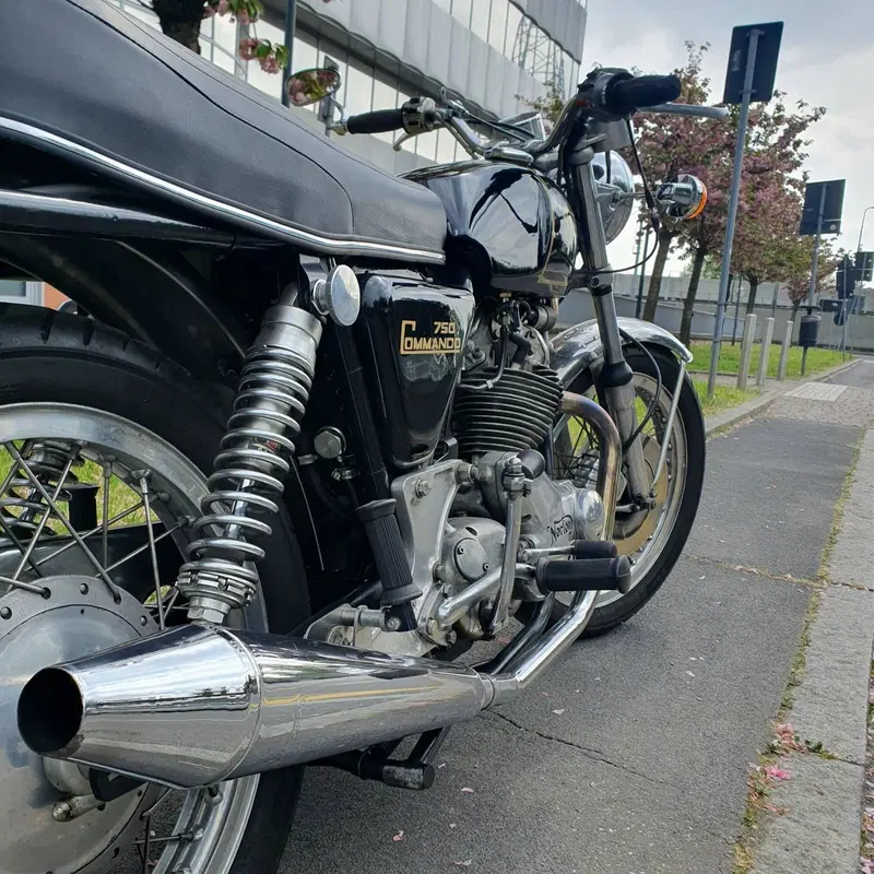 Norton Commando  (8)
