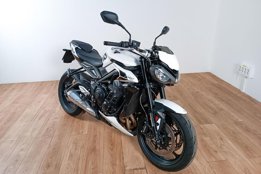 Triumph Street Triple 765 R (2023 - 25) (2)