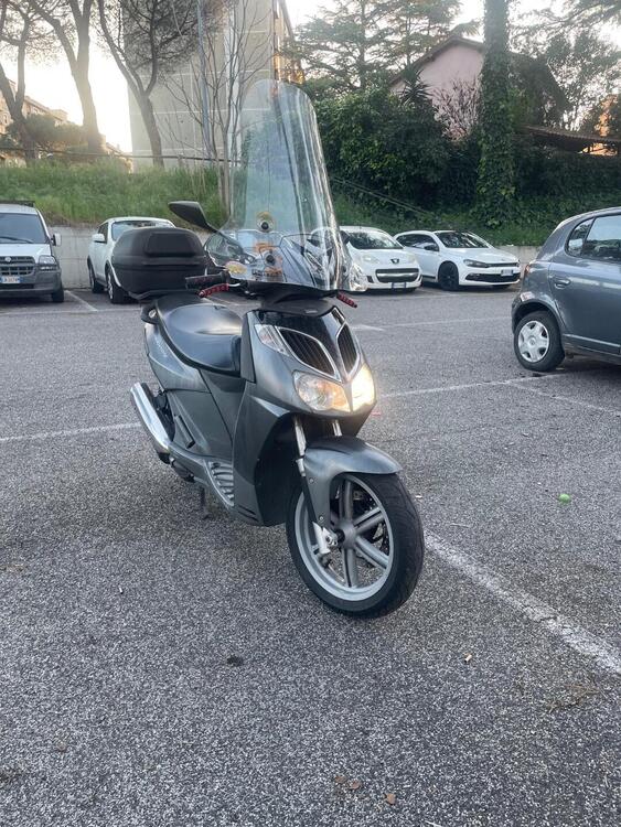 Aprilia Sportcity 125 (2)