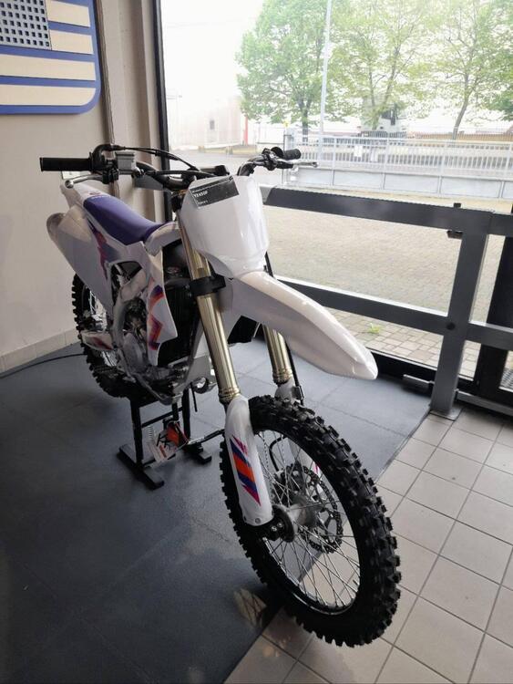 Yamaha YZ 450 F 50° Anniversario (2024) (4)