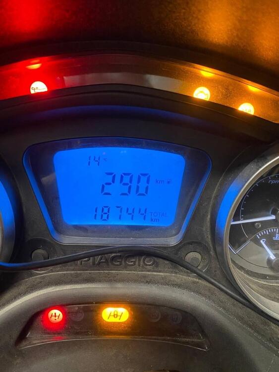 Piaggio MP3 300 Sport ABS Hpe (2021 - 24) (2)