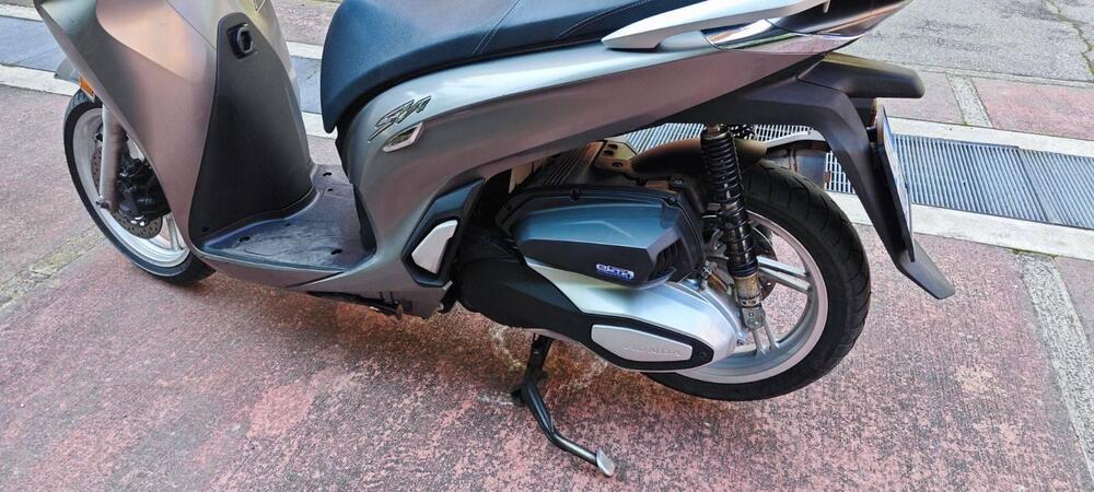 Honda SH 350 (2021 - 24) (3)