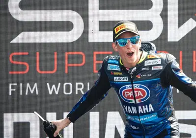 DopoGP SBK Assen. Nicolò Bulega a piedi e Toprak Razgatlioglu in crisi! [VIDEO]