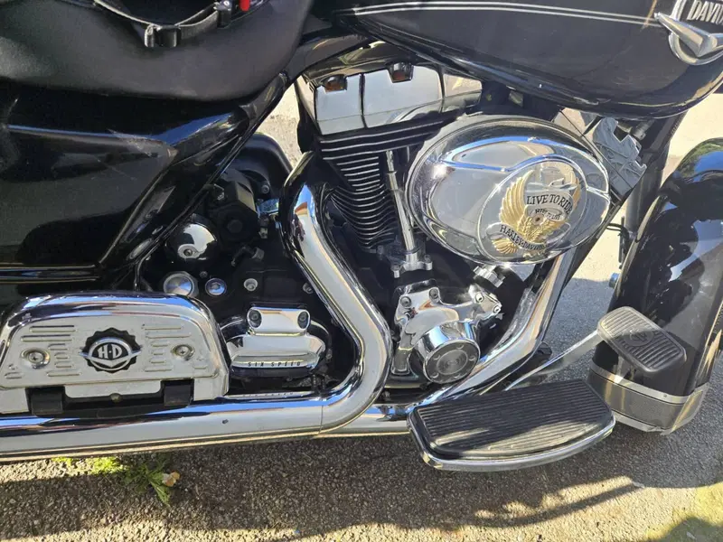 Harley-Davidson 1584 Road King Classic (2007 - 10) - FLHRC (5)