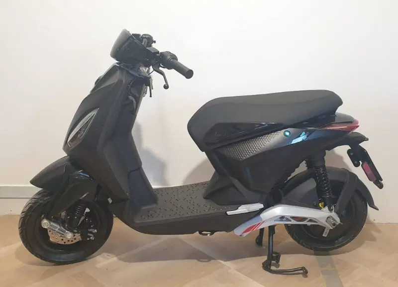 Piaggio 1 Active (2022 - 26) (2)