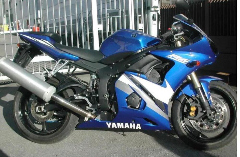 Yamaha YZF R6 (2005) (2)