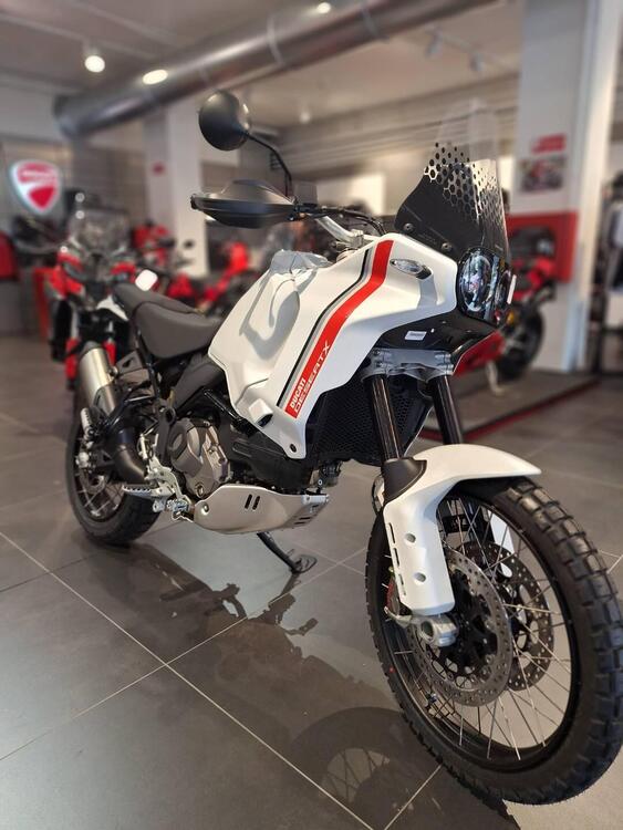 Ducati DesertX (2022 - 25) (2)