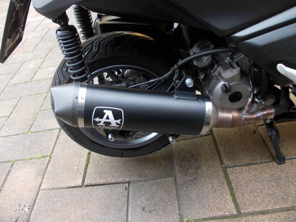 Yamaha X-Max 300 (2021 - 24) (4)