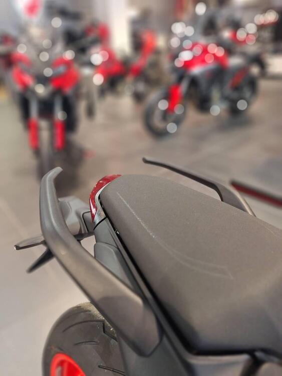 Ducati Monster 937 + (2021 - 25) (5)