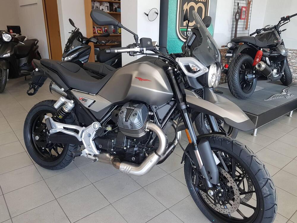 Moto Guzzi V85 Strada (2024 - 25)
