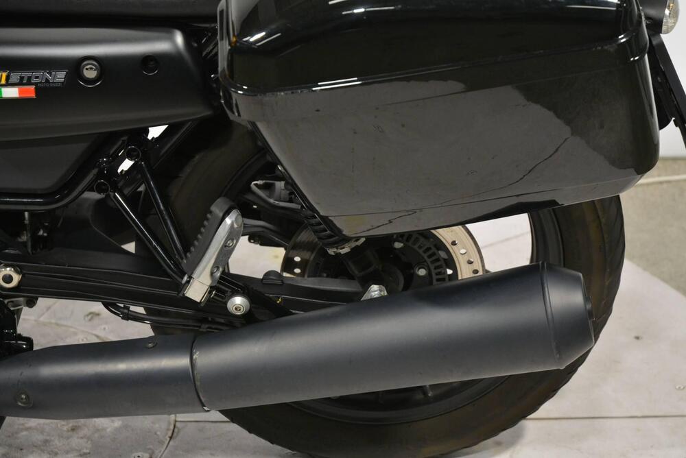 Moto Guzzi V7 III Stone (2017 - 20) (5)