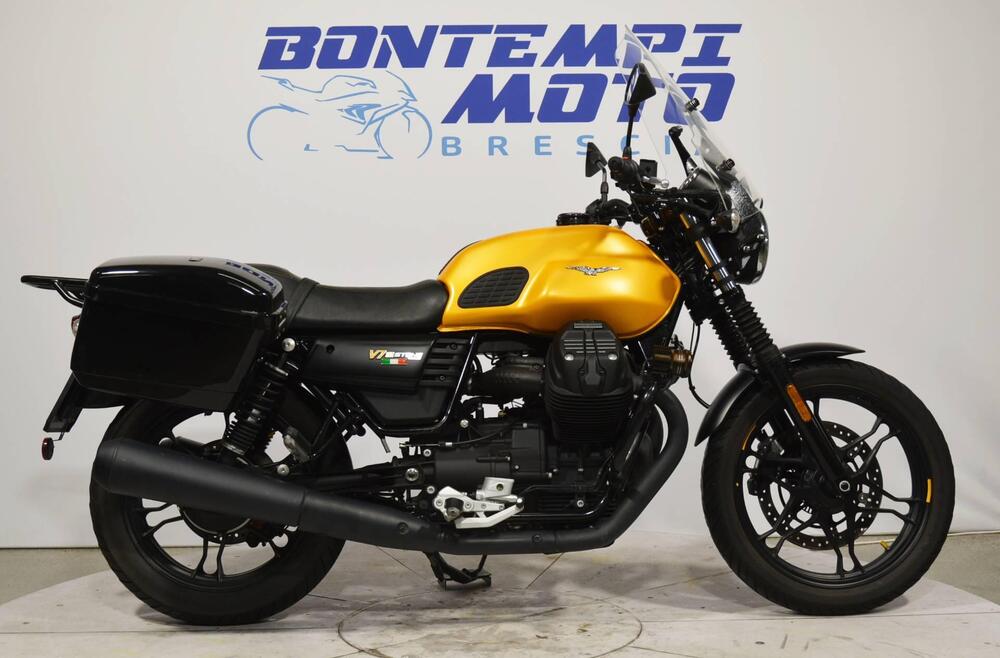 Moto Guzzi V7 III Stone (2017 - 20)