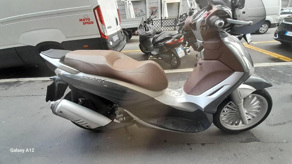 Piaggio Beverly 300 S i.e. ABS-ASR (2016 - 20) (2)