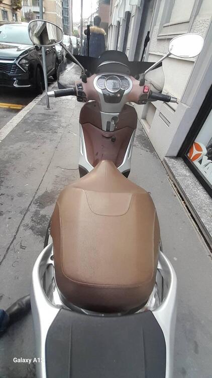 Piaggio Beverly 300 S i.e. ABS-ASR (2016 - 20) (4)