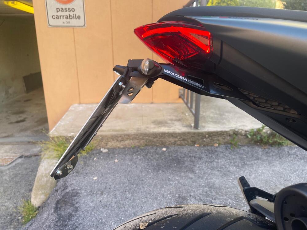 Ducati Monster 937 + (2021 - 25) (3)