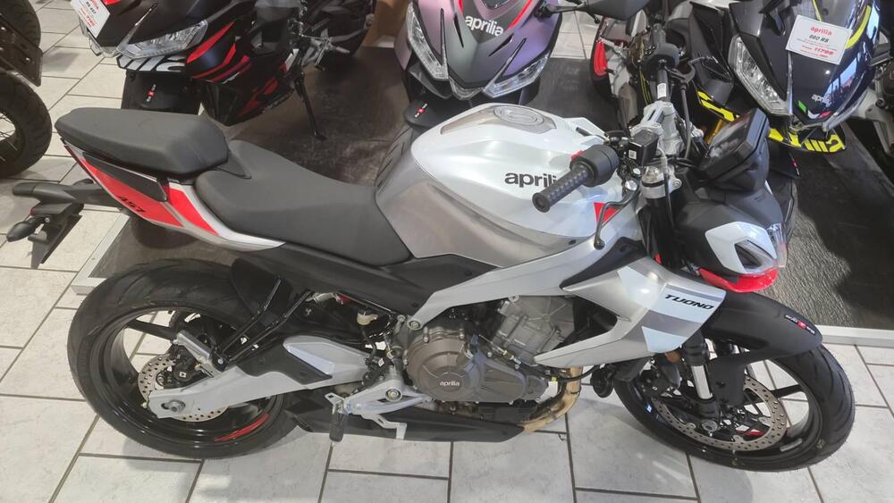 Aprilia Tuono 457 (2025) (4)