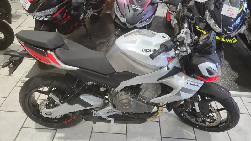 Aprilia Tuono 457 (2025 - 26) (4)