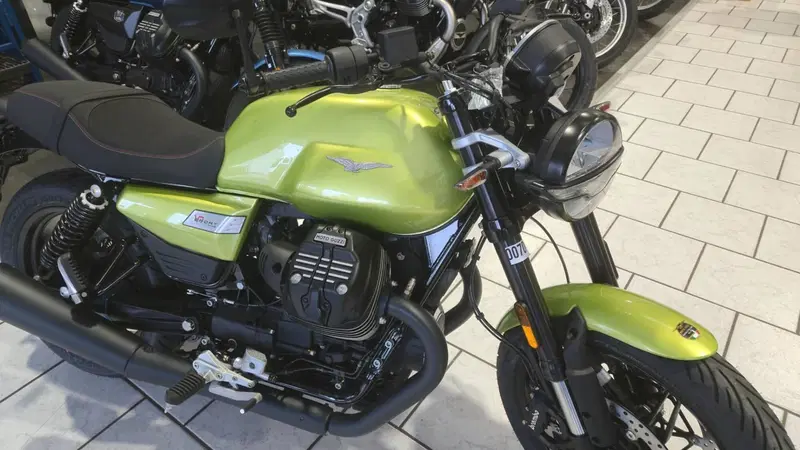 Moto Guzzi V7 Sport (2025 - 26)